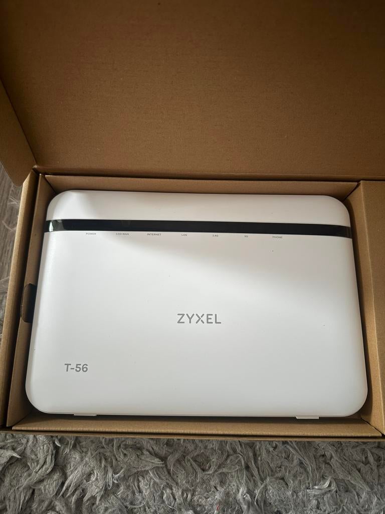 Zyxel T-56 modem., Ophalen of Verzenden, Zo goed als nieuw, Router met modem