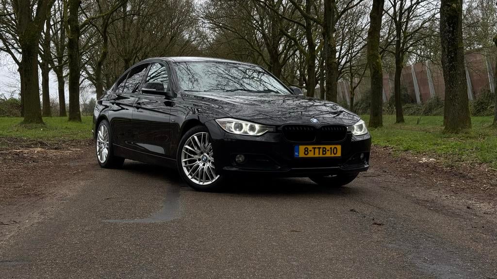 BMW 3-Serie 1.6I 320EDE 125KW Aut8 (f30) 2014 Zwart, Auto's, BMW, Zwart, 4 cilinders, Zwart, Origineel Nederlands