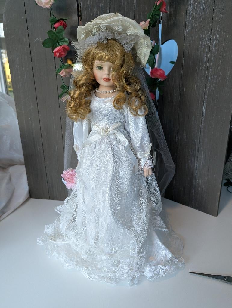 Pop bruid, Ophalen of Verzenden, Gebruikt, Pop