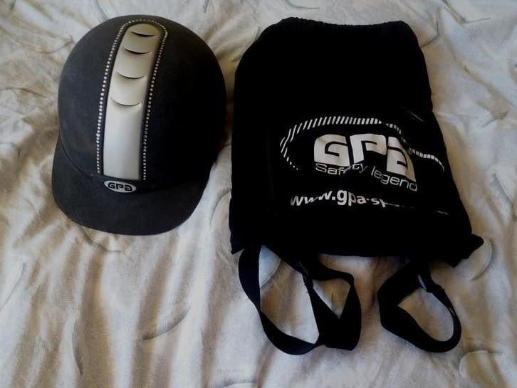 GPA Pikeur titium cap 57 captas, Dieren en Toebehoren, Ophalen of Verzenden, Zo goed als nieuw, Dames, Cap