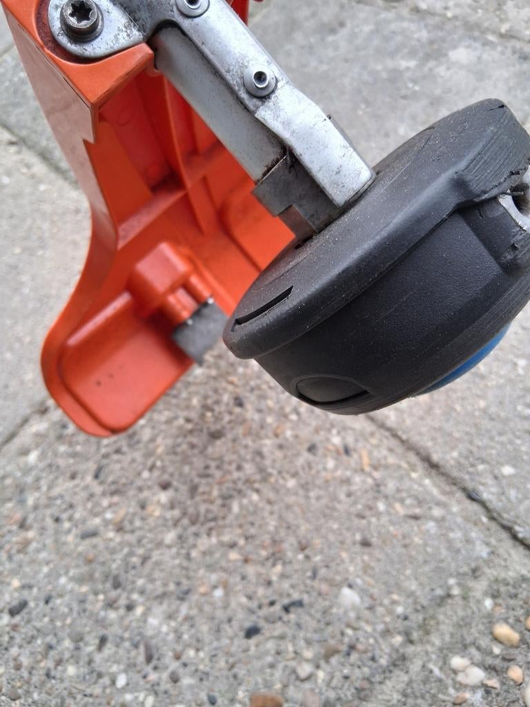 Husqvarna 122cc bosmaaier, Ophalen, Zo goed als nieuw