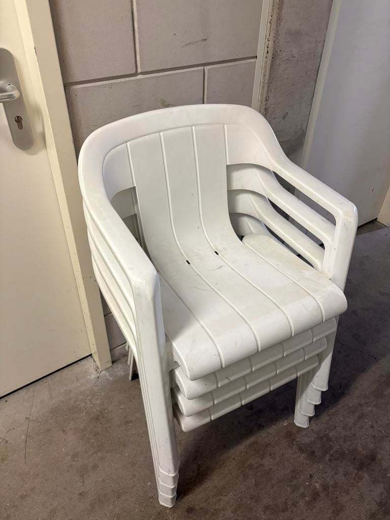 Stevige plastic tuinstoelen, Ophalen, Gebruikt, Plastic, Stapelbaar