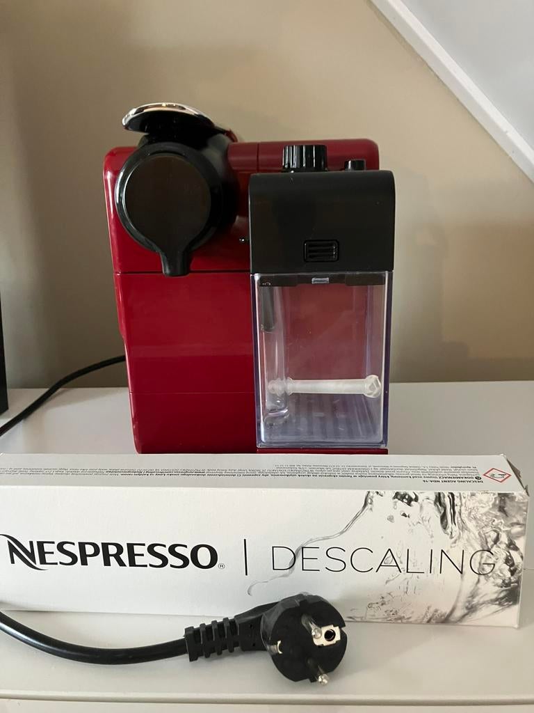 Nespresso DeLonghi Lattissima Touch, Witgoed en Apparatuur, Koffiezetapparaten, Ophalen, Koffiepads en cups, Gebruikt, Koffiemachine