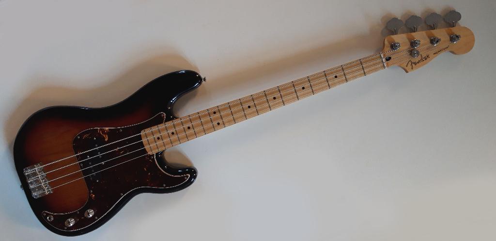Fender Precision Bass, Ophalen, Zo goed als nieuw, Elektrisch