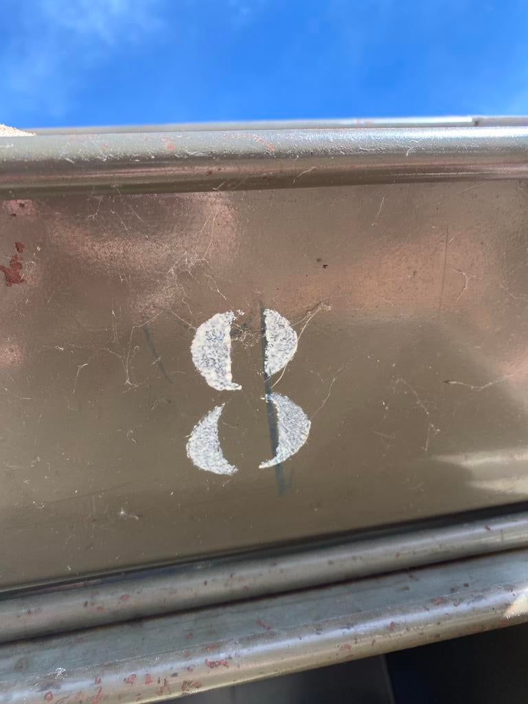 6x Legergroene Stapelbare Industriële Grijpbakken met Nummer, Ophalen, Gebruikt