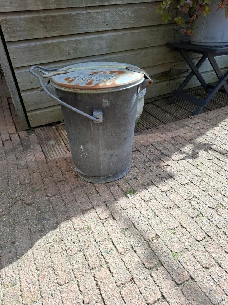 Zinken vuilnisemmer uit Amsterdam 60e jaren, 40 liter of meer, Ophalen of Verzenden, Gebruikt, Minder dan 50 cm