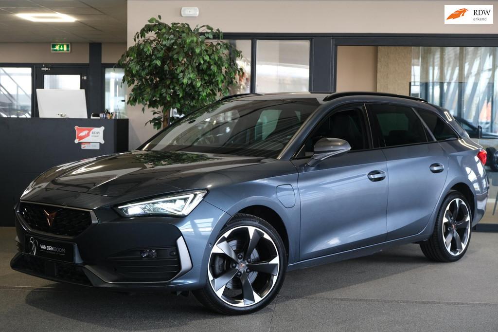 CUPRA Leon Sportstourer 1.4 e-Hybrid 204PK Led Virtual Cam N, Auto's, 77 km/l, Gebruikt, Zwart, 4 cilinders