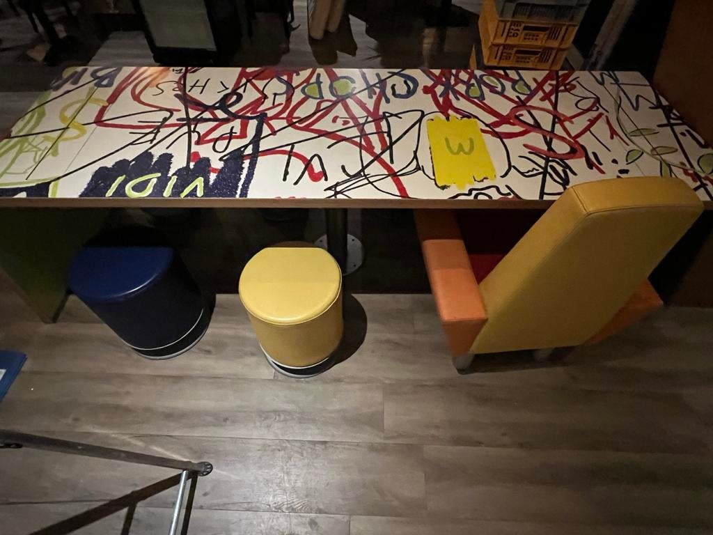 Originele McDonald's tafel met 6 krukjes en 1 stoel, Huis en Inrichting, Tafels | Eettafels, Ophalen, Kunststof, Gebruikt, 200 cm of meer