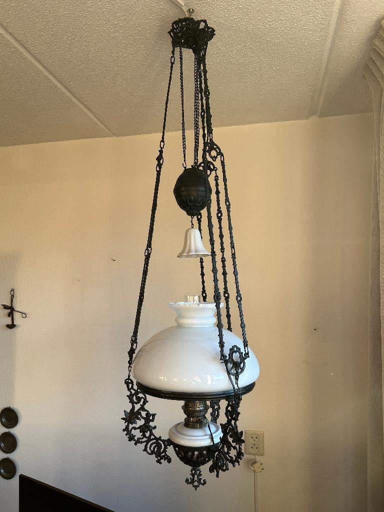 Klassieke Opaline Heflamp – Smeedijzer – vintage, Ophalen