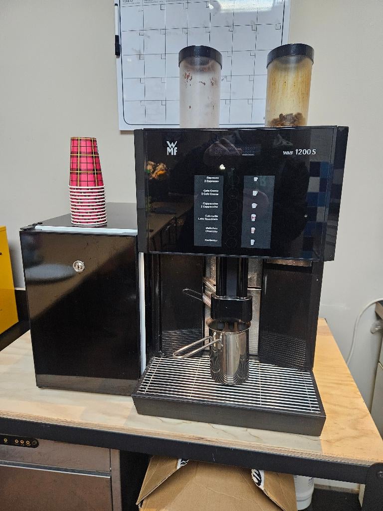 Wmf 1200 s koffie machine choco variant, Witgoed en Apparatuur, Koffiezetapparaten, Gebruikt, Koffiebonen, Koffiemachine, 10 kopjes of meer