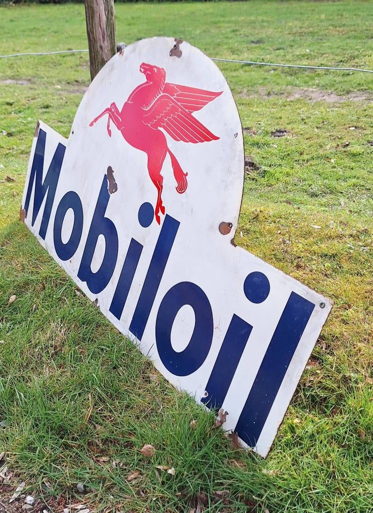 Origineel emaille bord van Mobiloil met het Pegasus logo., Ophalen, Reclamebord, Gebruikt, .