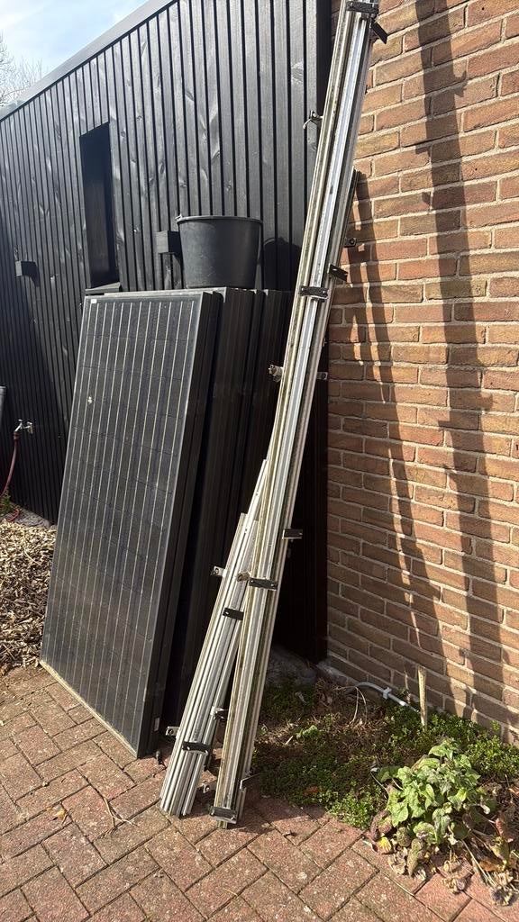 12 Zonnepanelen met omvormer en dakbeslag, Ophalen, Gebruikt, Paneel