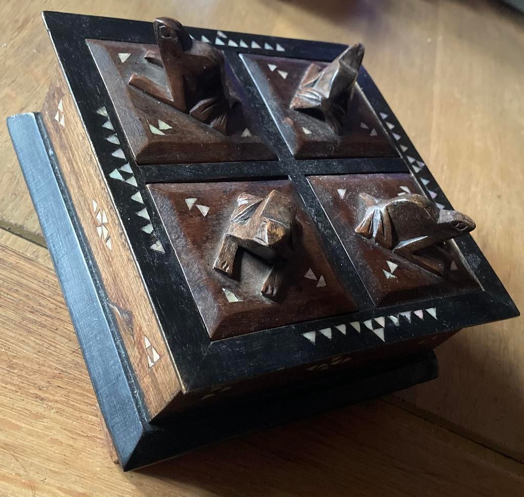 Mooie houten doosje met ingelegde paarlemoer, Antiek en Kunst, Ophalen