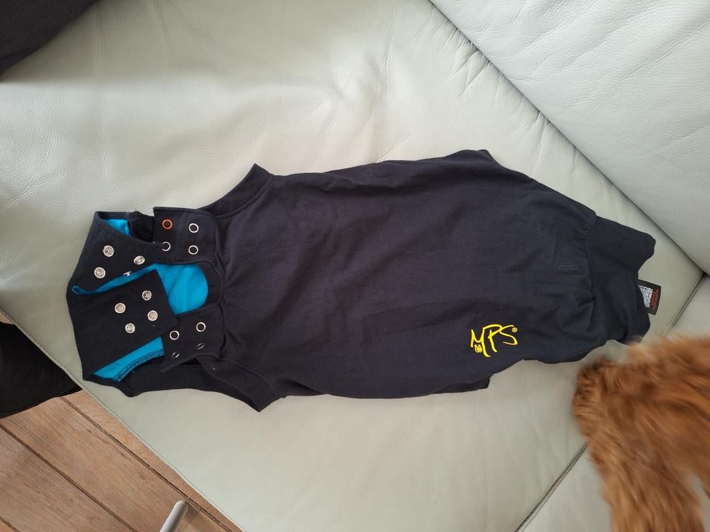 Hond romper sterelisatie maat M MPS, Ophalen of Verzenden, Zo goed als nieuw, Overige hondenkleding