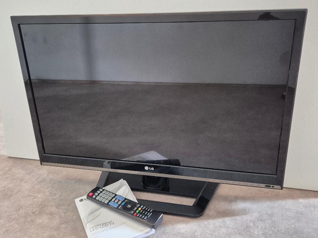 TV flatscreen LG 32" LCD Full HD 4xHDMI 80cm zwart, Ophalen, Gebruikt, 50 Hz, LCD