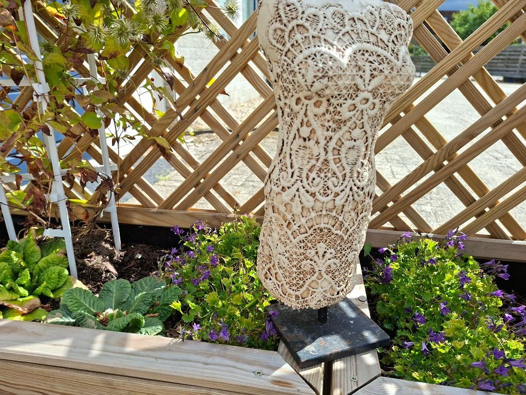 mooie zeer grote vrouwen torso beeld met jurk aan, Ophalen of Verzenden, Zo goed als nieuw, Mens