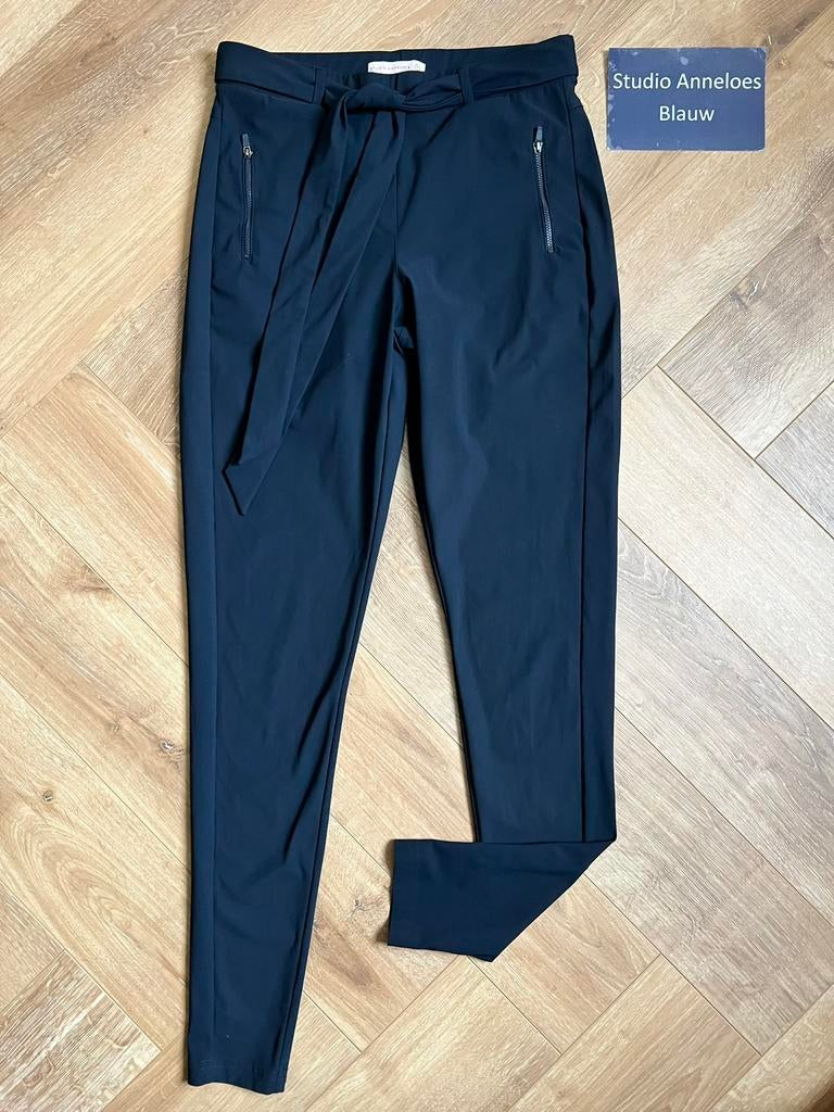 Studio anneloes margot broek M donkerblauw travelstof, Kleding | Dames, Broeken en Pantalons, Maat 38/40 (M), Blauw, Ophalen of Verzenden