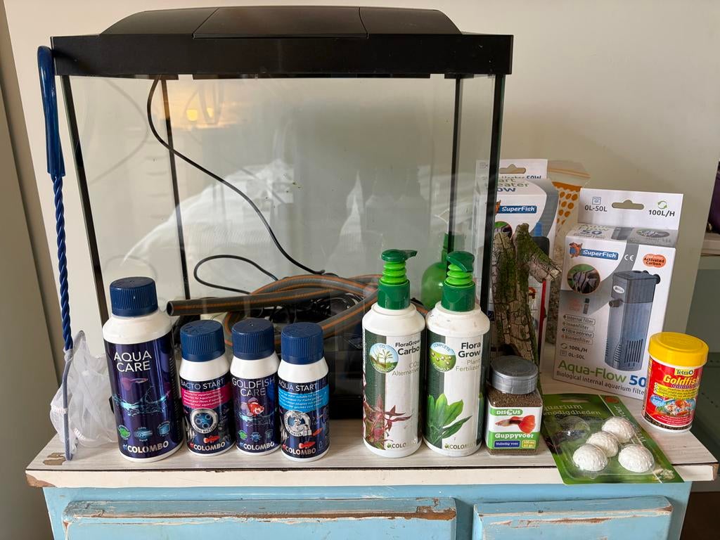 Aquarium met alle toebehoren. SuperFish 30 liter, Ophalen, Inclusief deksel, Zo goed als nieuw, Leeg aquarium