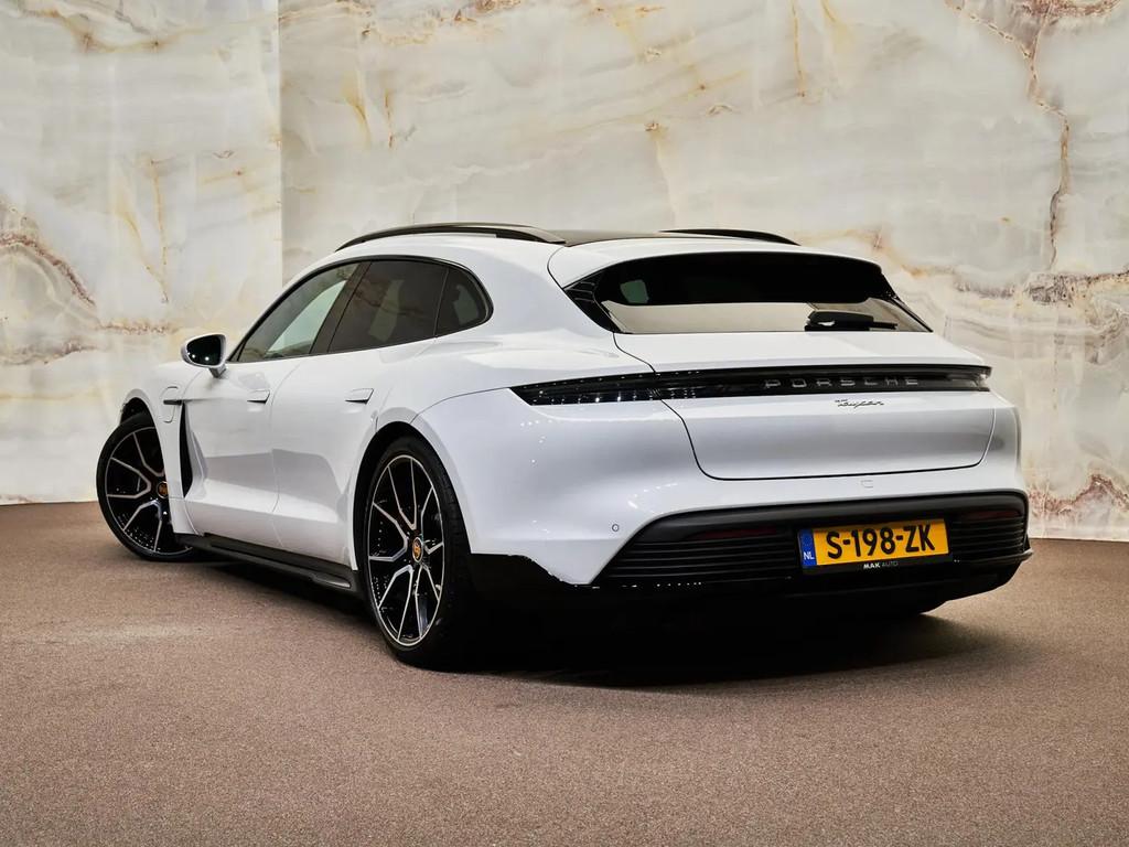 Porsche Taycan Sport Turismo, € 64.850,00, Automaat, Gebruikt, 110 €/maand, Wit
