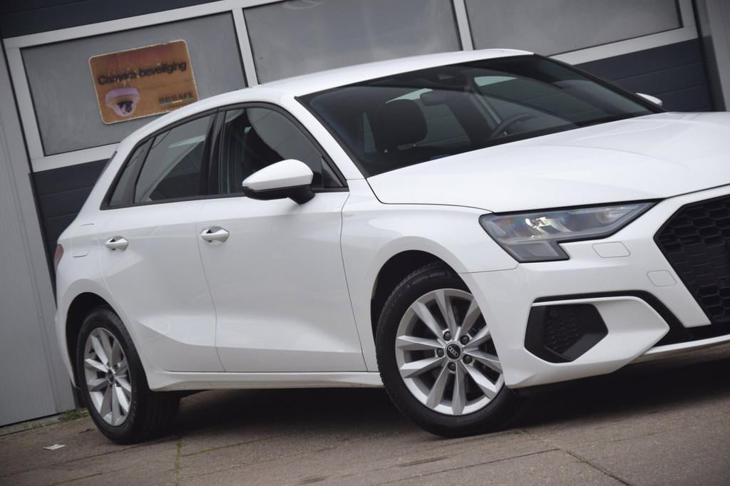 Audi A3 Sportback 35 TFSI Pro Line NIEUW MODEL!/AFNEEMBARE T, Stof, 4 cilinders, 150 pk, Wit