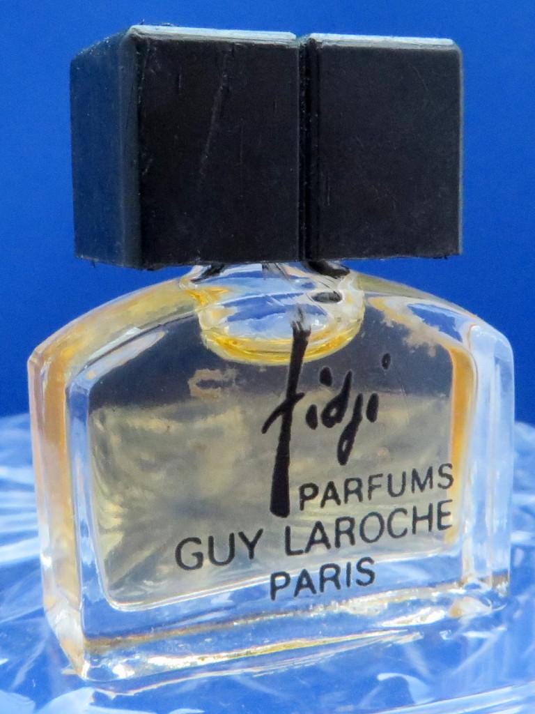 Mini - GUY LAROCHE - Fidji - 2ml - p - 2,9cm - v2, Ophalen of Verzenden, Gebruikt, Miniatuur, Gevuld