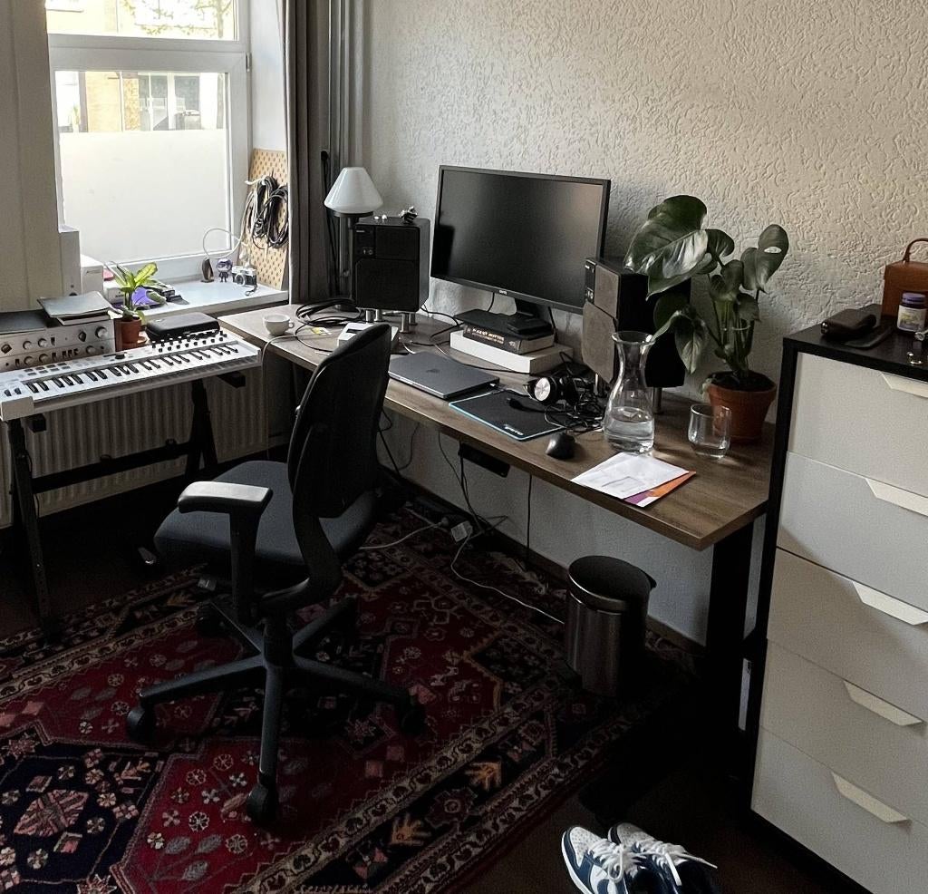 Fully Jarvis Zit Sta Bureau zonder top (zwart), Ophalen, In hoogte verstelbaar, Zo goed als nieuw