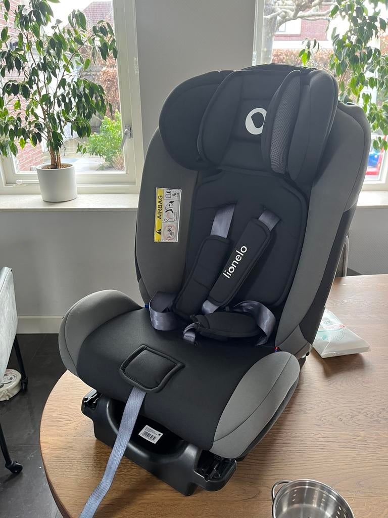 Autostoeltje lionelo, Autogordel of Isofix, Zo goed als nieuw, Slaapstand, 0 t/m 13 kg