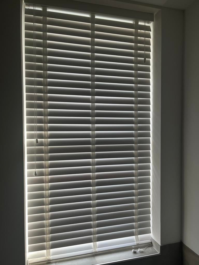 Houten Luxaflex - Sfeervolle raambekleding, Ophalen, 50 tot 100 cm, Zo goed als nieuw, Wit