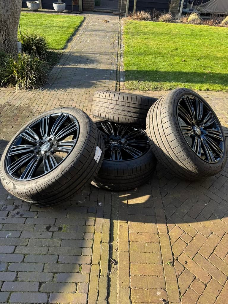 22” Velgen Range Rover Sport zgan Pirelli Banden, Ophalen, 275 mm, Banden en Velgen, Overige maten