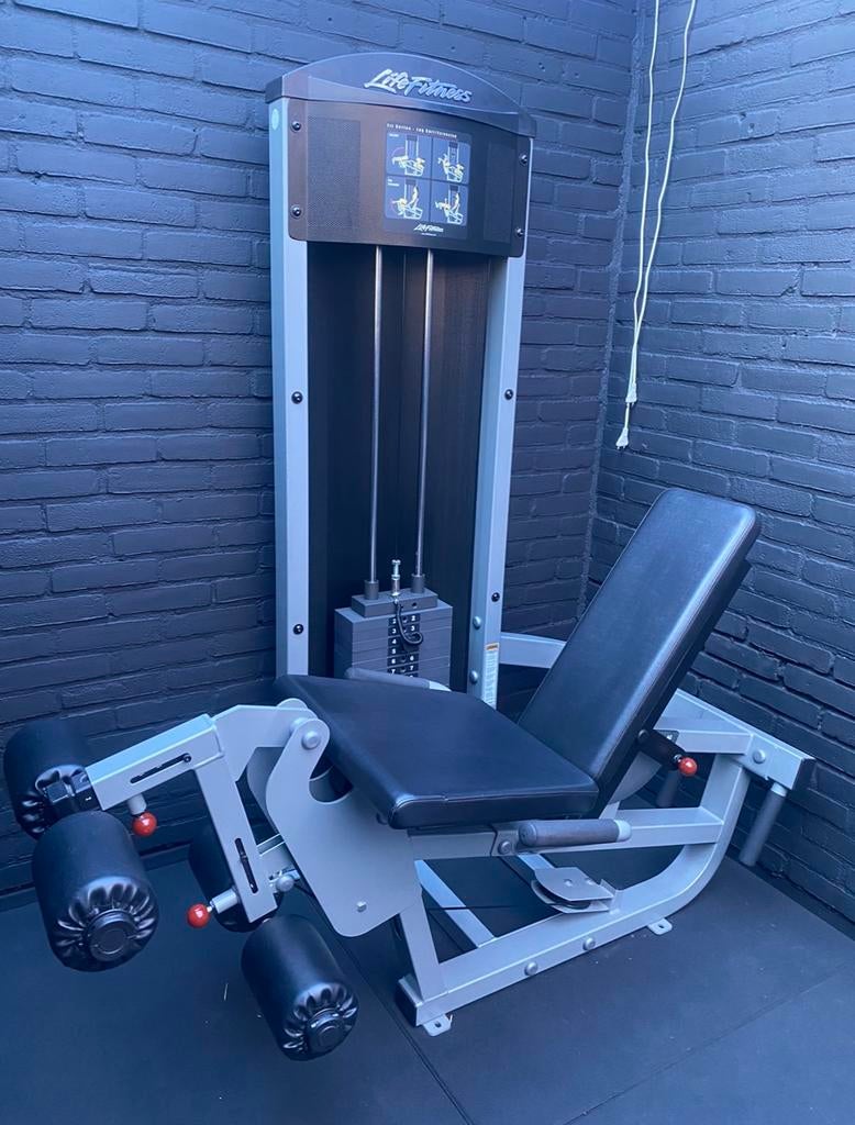 Life Fitness leg extension/leg curl combi 92kg, Sport en Fitness, Fitnessmaterialen, Ophalen, Zo goed als nieuw, Overige typen