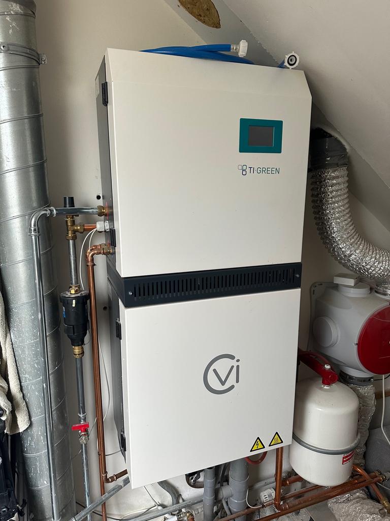 TI-GREEN CV inductieketel 9 kW met 50L buffer, Ophalen, 30 tot 80 cm, Gebruikt, Cv-ketel of Combi-ketel