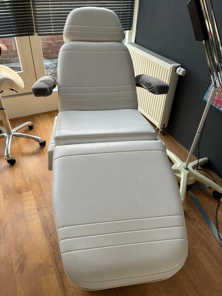Behandelstoel schoonheidsspecialiste, Sport en Fitness, Massageproducten, Ophalen, Gebruikt, Overige typen