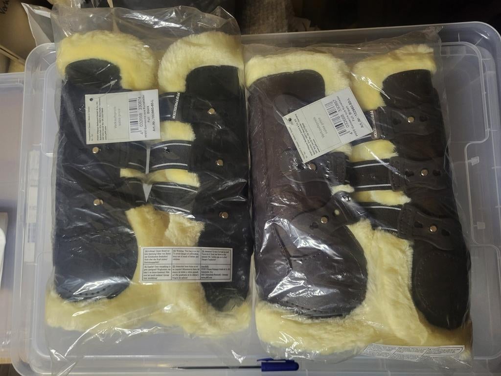 Peesbeschermers kunstleer met kunstbont gevoerd, Ophalen of Verzenden, Nieuw