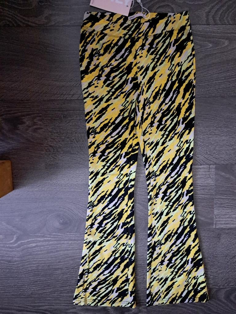 NIEUW flared Broek  Only  - 116  jusa17, Broek, Meisje, Nieuw, Only