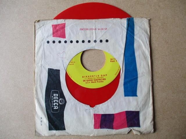 s5549 leidse sleuteltjes - dikkertje dap (op rood vinyl), Ophalen, Gebruikt, Overige genres, 7 inch