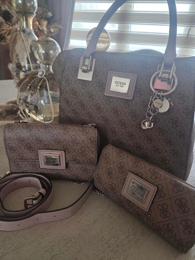 Guess tassen en portemonee, Ophalen, Zwart