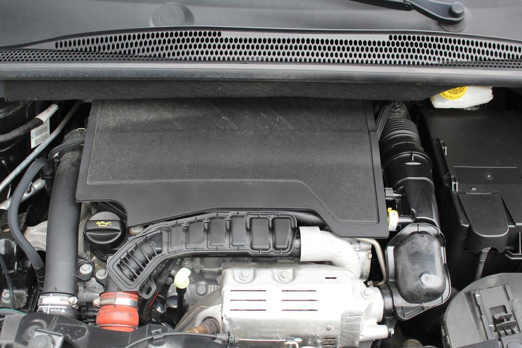 Opel Crossland 1.2-110 pk Turbo Elegance. Mooie moderne hoog, 12 maanden, Gebruikt, Zwart, 1199 cc