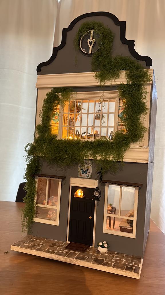 Prachtig poppenhuis te koop!, Ophalen of Verzenden, Zo goed als nieuw, Poppenhuis