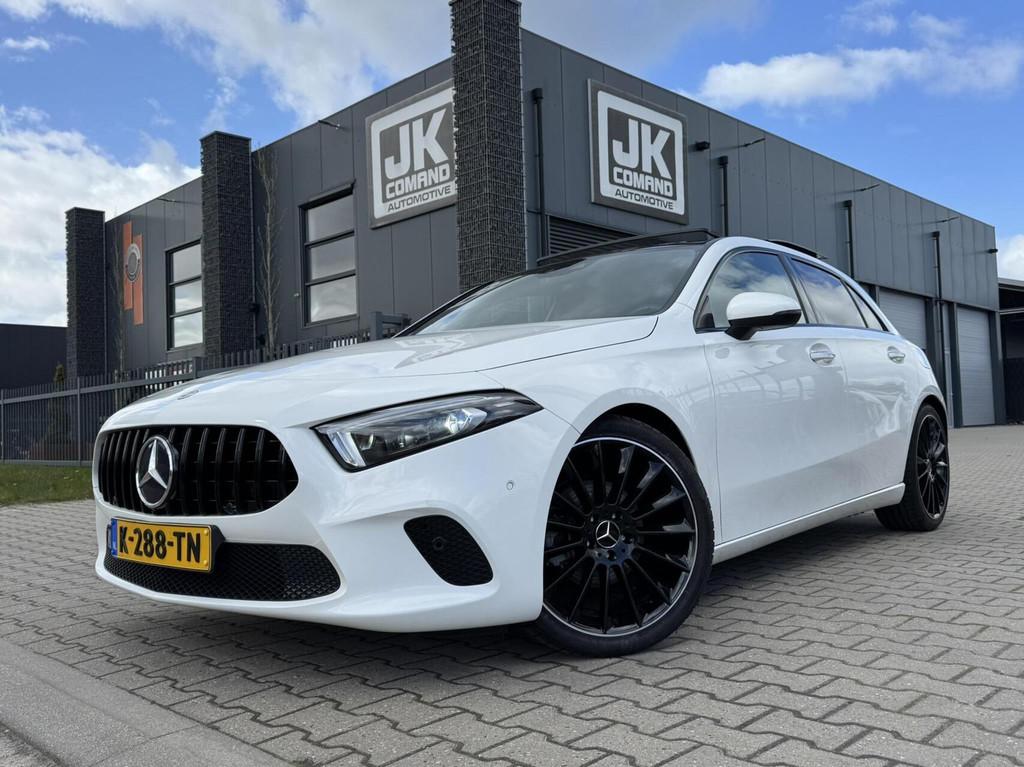 Mercedes A-klasse 180 Premium Plus Pano|Memory|Ambient Light, 136 pk, Gebruikt, 4 cilinders, Wit