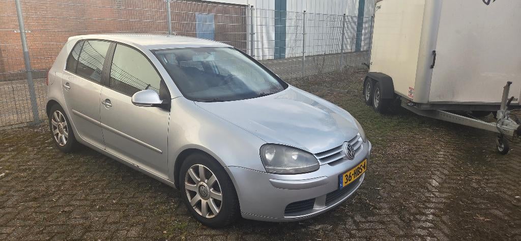 Volkswagen Golf 1.6 16V FSI 85KW 5D 2004 Grijs, Voorwielaandrijving, Zwart, 4 cilinders, 620 kg
