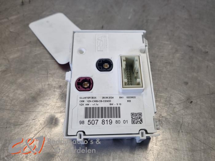 Antenne Versterker van een Toyota Pro-Ace, Gebruikt, -, -, Ophalen of Verzenden