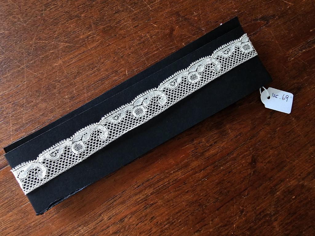 Oud geklost KANT: 2,90 meter lang, 2 cm breed / nr.69, Ophalen of Verzenden, Nieuw, Kant