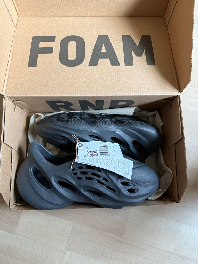 Yeezy Foam Runners Onyx (39), Kleding | Dames, Schoenen, Zwart, Nieuw, Ophalen of Verzenden, Sneakers of Gympen