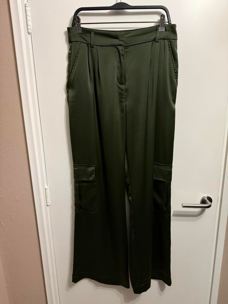 Wide leg broek satijn stof groen, Maat 42/44 (L), Ophalen of Verzenden, Zo goed als nieuw, Lang