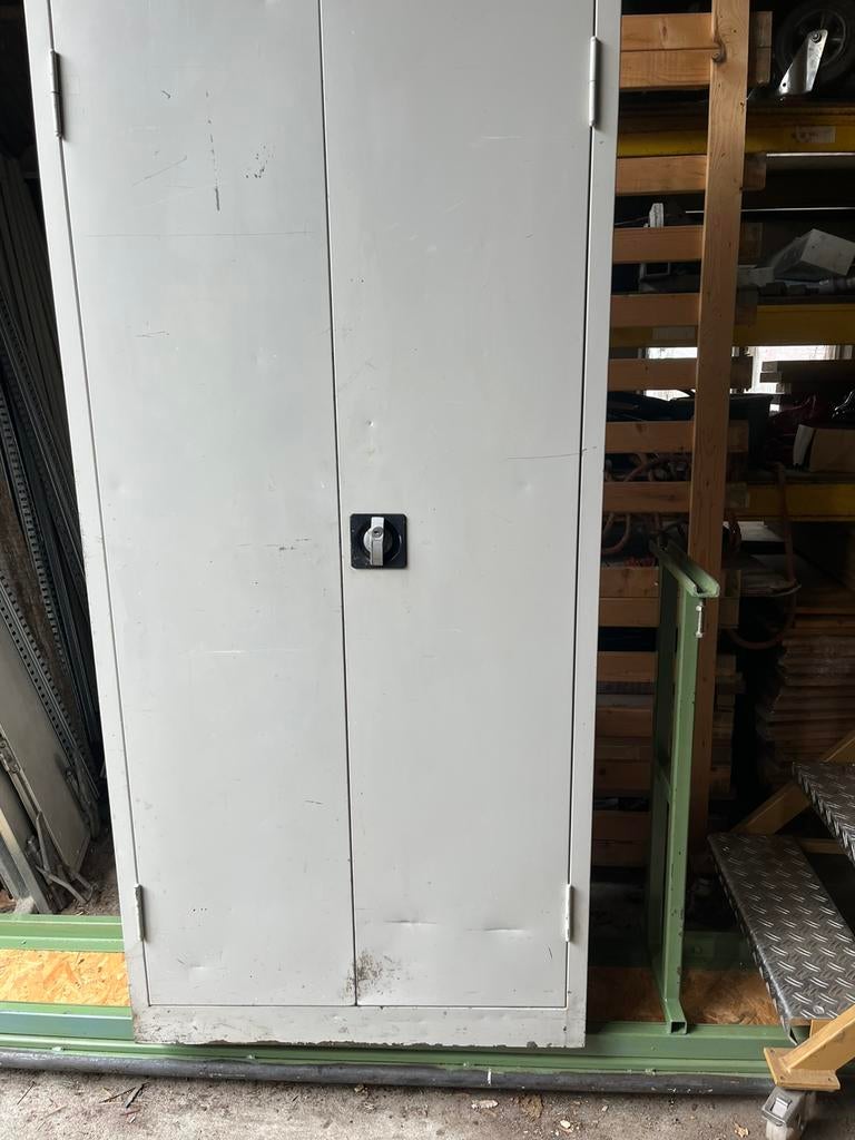 2 deurs draaideurkast metaal dossier 6 planks 178-80-38cm, Ophalen, Garage kast bergingkast gereedschapkast garagekast, Gebruikt