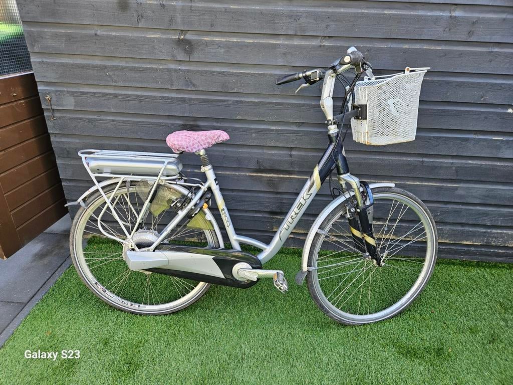 Mooie  electrische trek 500+ display  is stuk!!, Fietsen en Brommers, Ophalen of Verzenden