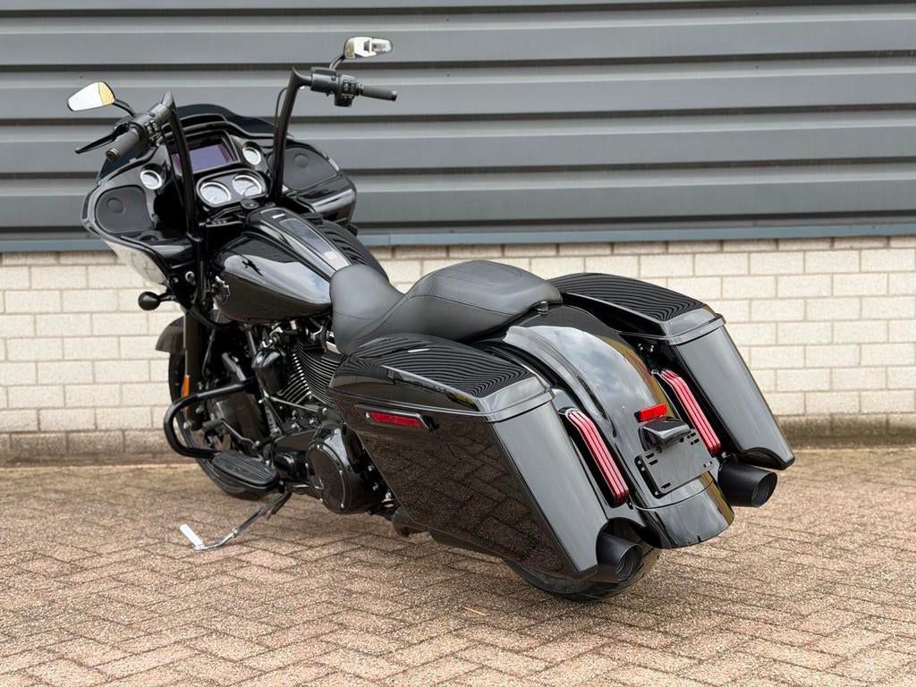 Harley Davidson FLTRXS Road Glide Special 114 M8 Black editi - foto 3