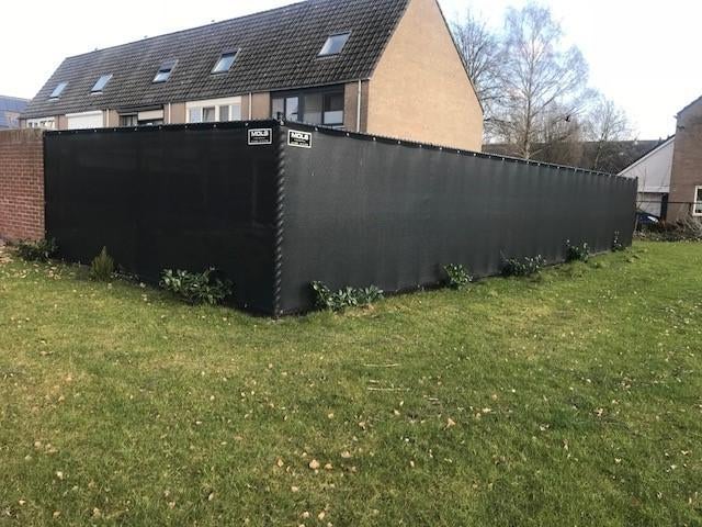 Winddoek 180 gr/m2 omzoomt en voorzien van ringen, Ophalen, Nieuw