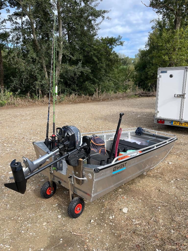 Qwest F301 met Minn kota en AGM Power en strandwiel etc., Ophalen, Zo goed als nieuw, Complete hengel