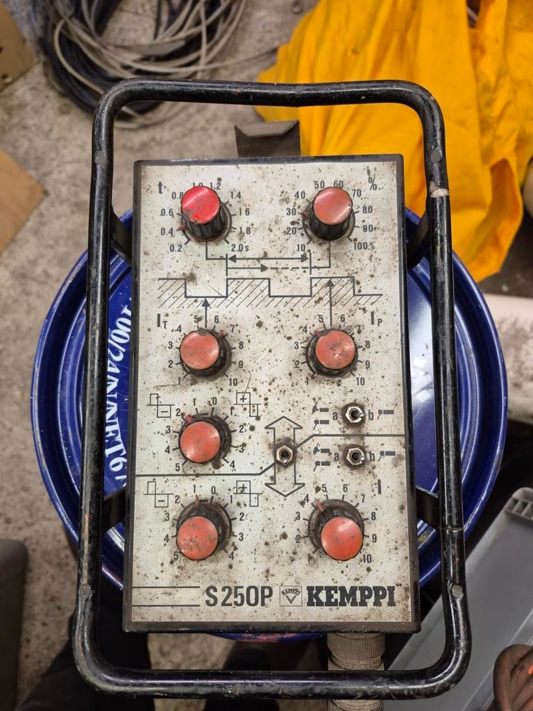 Kemppi afstandsbediening, Doe-het-zelf en Verbouw, Gereedschap | Lasapparaten, Ophalen of Verzenden, Gebruikt, 250 ampère of meer
